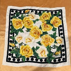 Beautiful Beautiful Yellow Rose and Polka Dot Pattern Silk Scarf